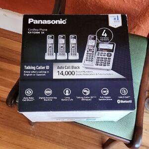 Panasonic Cordless Phone Set w/4 Handsets